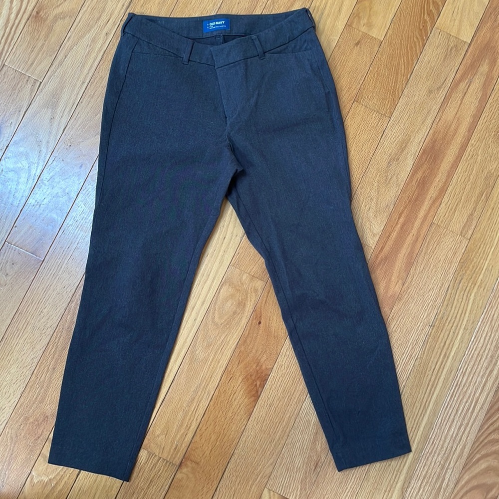 Old Navy - pixie, mid rise pant